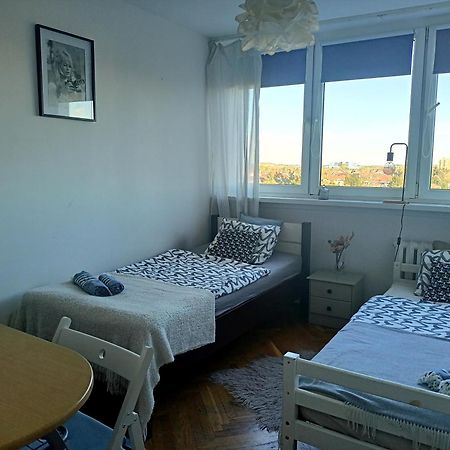 Lemuria Pokoje Wlk Niedzwiedzicy Albergue Legnica Exterior foto