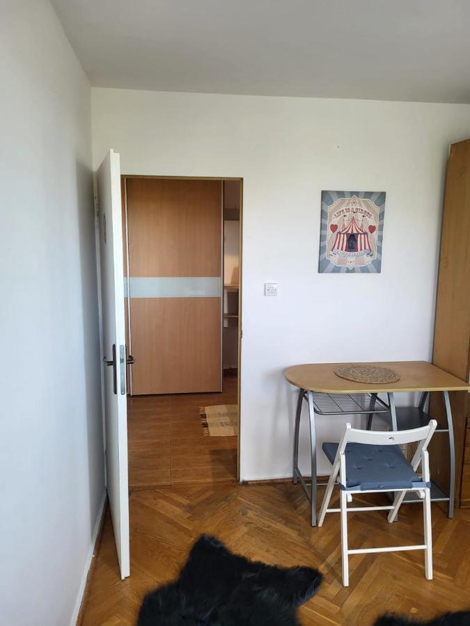 Lemuria Pokoje Wlk Niedzwiedzicy Albergue Legnica Exterior foto